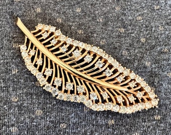 Gorgeous Vintage Crown Trifari Leaf Brooch- rare find