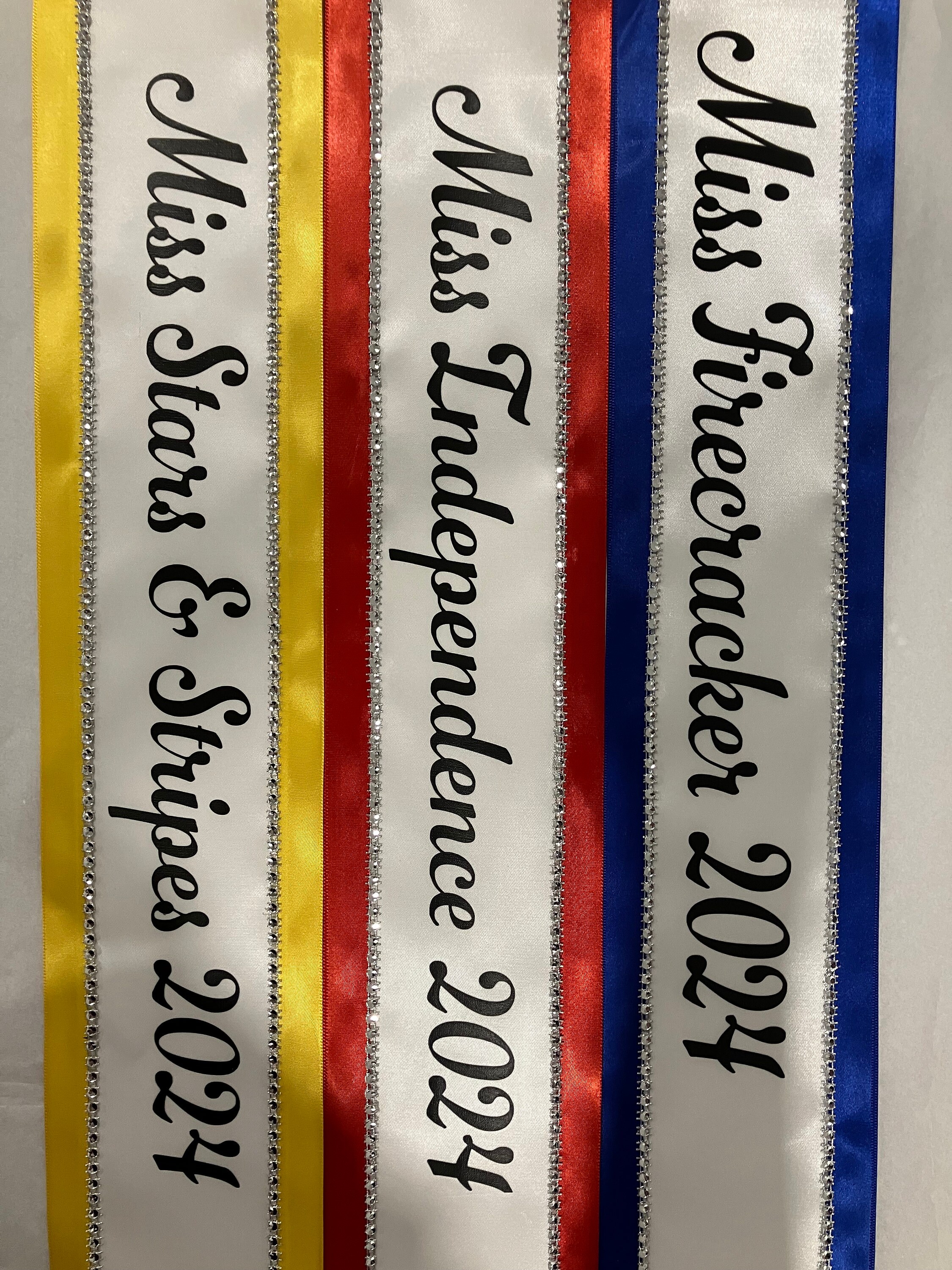Pageant sash, homecoming or prom sash, county fair King &  Queen,  Beauty Queen, Miss USA Any Color and wording, Festival sash,Birthday sash