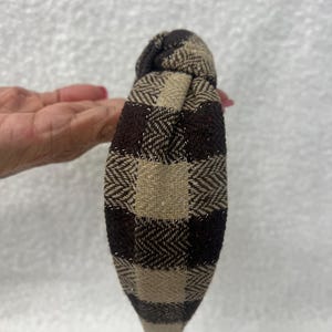 Diadema anudada a cuadros marrón y beige: un artículo esencial de moda para el otoño: diademas para mujeres, regalo para ella: diademas hechas a mano