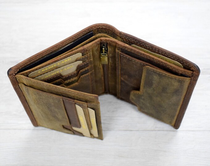 Christmas day Gift for Men, Custom Leather Personalized Men Bifold Wallet.