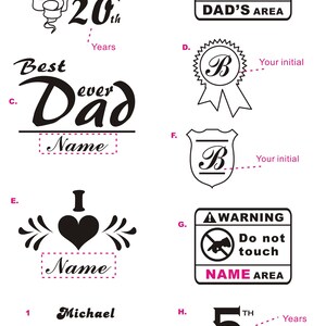 Puede incluir: Una hoja de papel con ilustraciones en blanco y negro de diferentes dise&ntilde;os para regalos personalizados. Los dise&ntilde;os incluyen un 20&ordm; aniversario, un dise&ntilde;o de "Mejor Pap&aacute; del Mundo", un coraz&oacute;n con "Te Amo" y un nombre, una se&ntilde;al de advertencia que dice "&Aacute;rea de Pap&aacute;", una se&ntilde;al de advertencia que dice "&Aacute;rea de Nombre", y un dise&ntilde;o de 5&ordm; aniversario.