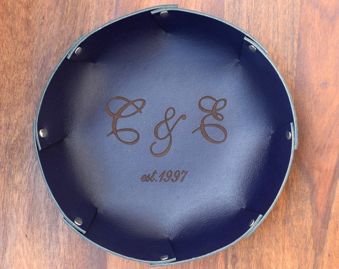 Custom Leather Valet Tray/ Personalized Leather Tray with initials & wedding date/ Anniversary Gift / Desk Organizer/ Storage Tray