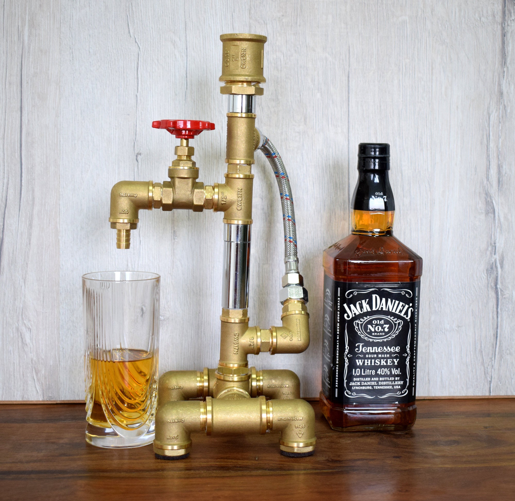 Distributeur de whisky artisanal Steampunk, ArtDesignStudioCy