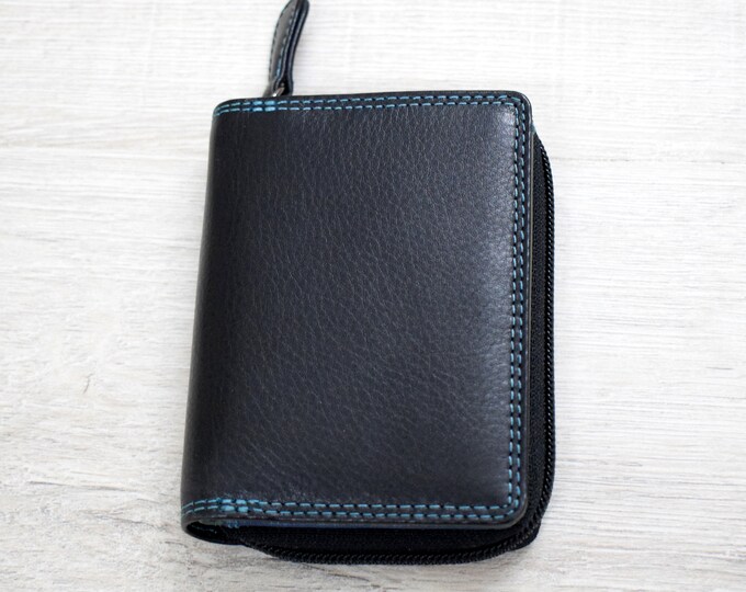 Leather wallet Christmas Gift for women in Black or Red color.