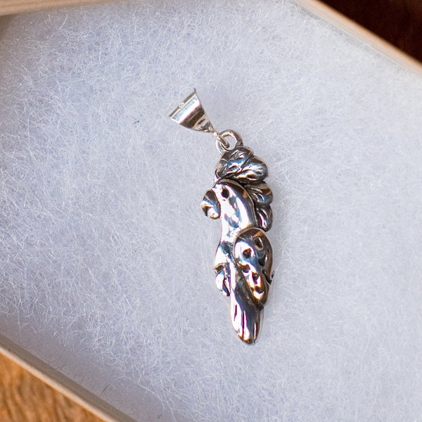Small Umbrella Cockatoo Pendant in Sterling Silver
