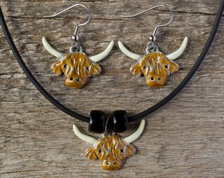Collana Con Mucca Delle Highland 'Attenti Alla Pazza Signora Con Mucche' – Divertente Regalo Per Amanti Animali, Acciaio Inox, Con Sacchetto In Velluto