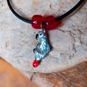 Collier perroquet gris d&#39;Afrique en émail
