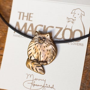 Große Fat Cat Halskette aus Bronze
