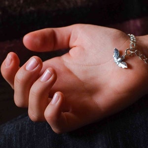 Petit charm chauve-souris pour bracelet en argent sterling image 2