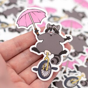 Zirkus Waschbär Sticker | Wasserfester Vinyl-Aufkleber | Trash Panda Aufkleber