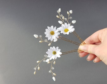 Mini Daisies Metal Flower Hair Pin Set of 3 Enamel Flower Bobby Pins White and Yellow Tiny Daisy Bridesmaid Bridal Hair Barrettes ACC35