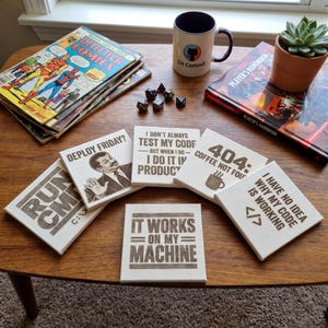 Set van 6 programmeeronderzetters met canvasprint | Grappige codeeronderzetters | Geekcadeau voor ontwikkelaars | Lasergegraveerde computerhumor-onderzetters