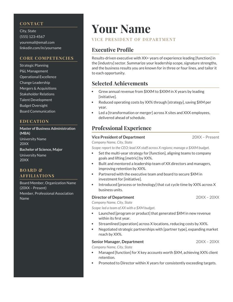 Pu&ograve; includere: Un modello di curriculum professionale con un layout a due colonne, una barra laterale grigio scuro a sinistra e una sezione principale bianca a destra. Il documento include sezioni per le informazioni di contatto, le competenze e l'esperienza.