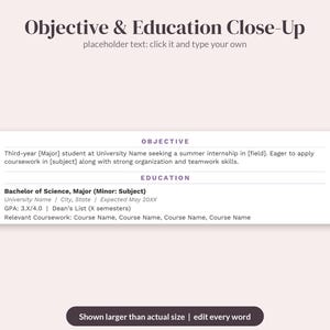 Op de afbeelding: Een cv-sjabloon met secties getiteld Objective en Education met tijdelijke aanduidingstekst. Het document bevat velden voor studentenstatus, hoofdvak, universiteitsnaam, cijfergemiddelde en relevante cursussen in donkerpaars.