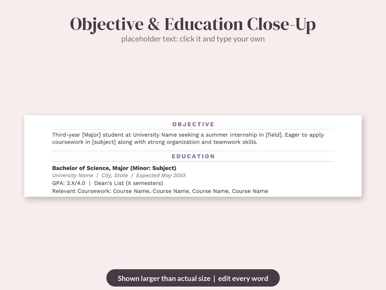 Op de afbeelding: Een cv-sjabloon met secties getiteld Objective en Education met tijdelijke aanduidingstekst. Het document bevat velden voor studentenstatus, hoofdvak, universiteitsnaam, cijfergemiddelde en relevante cursussen in donkerpaars.