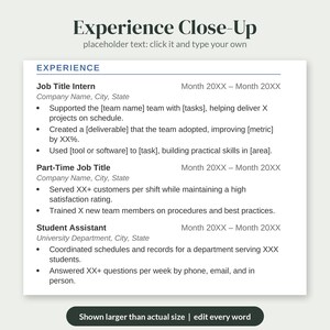 Puede incluir: Una plantilla de curr&iacute;culum titulada Experience Close-Up con texto de marcador de posici&oacute;n para cargos, nombres de empresas, fechas y responsabilidades. El documento incluye secciones para pasante, trabajo a tiempo parcial y asistente.