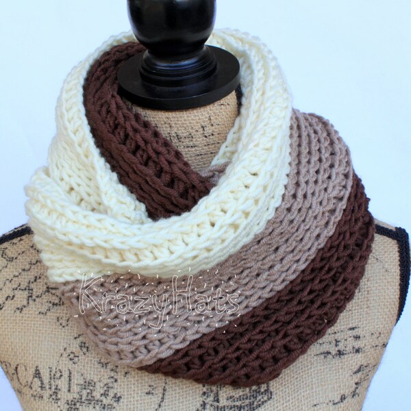 Crochet Cowl, Crochet Infinity scarf. Ready to ship