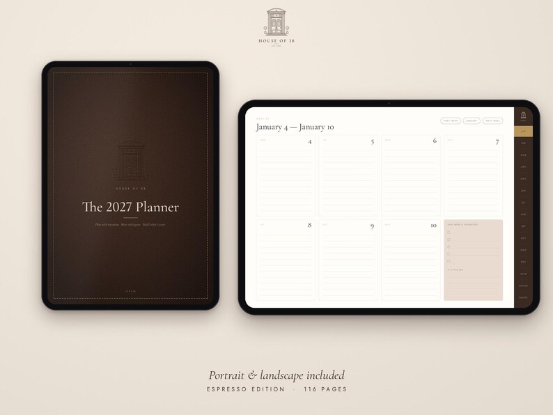 Puede incluir: Una agenda digital mostrada en dos tabletas. La tableta izquierda muestra una portada marr&oacute;n oscuro con el texto 'The 2027 Planner'. La tableta derecha muestra un dise&ntilde;o semanal en formato horizontal para del 4 al 10 de enero.