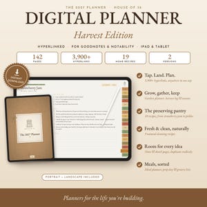 Pu&ograve; includere: Un'agenda digitale intitolata The 2027 Planner Harvest Edition di House of 38. Include 142 pagine, 3.900+ collegamenti ipertestuali, 19 ricette casalinghe e 2 versioni. L'immagine mostra un tablet con una pagina di ricette e uno stilo.