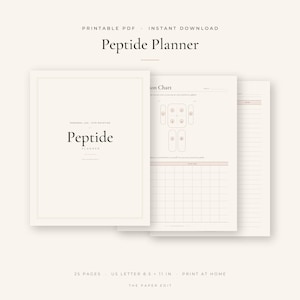 Può includere: Un planner per peptidi in formato PDF stampabile da 25 pagine che misura 8,5 per 11 pollici. La copertina riporta il testo Peptide Planner, Personal Log, Site Rotation e The Paper Edit. Le pagine interne includono un grafico per le iniezioni.