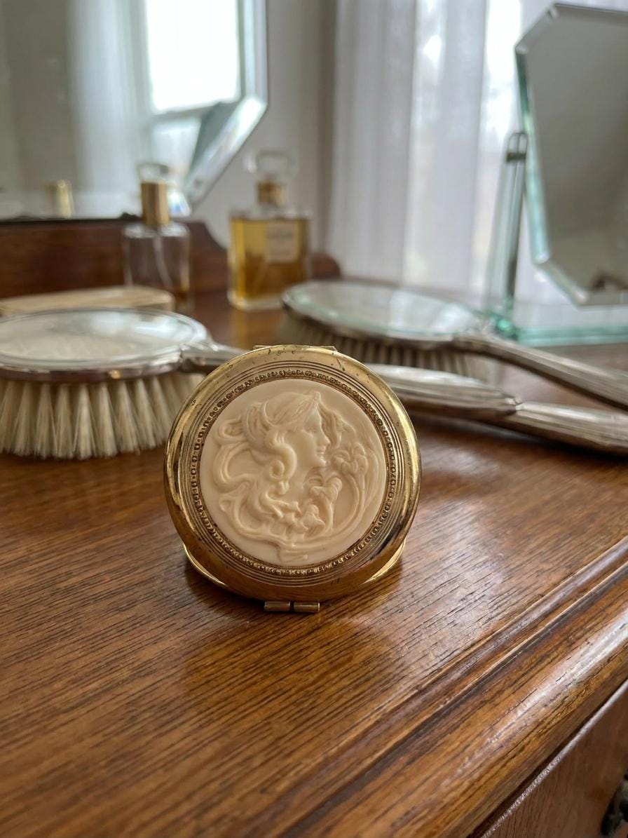 Revlon Love Pat Vintage Compact - Etsy