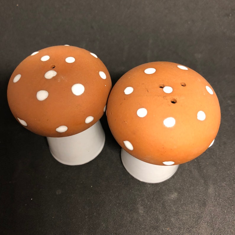 Mid Century Terra-cotta Mushroom Salt /& Pepper