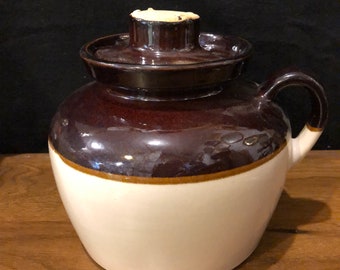 Vintage R.R.P. Co Roseville Bean Pot