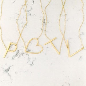 Collar grande con inicial y letras del alfabeto, personalizado, de lado, de gran tamaño, para bodas, superventas, regalo para maestras, niña, San Valentín, Galentine.
