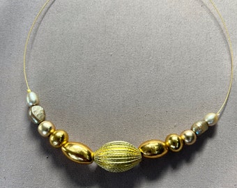 Grain - Floating Pearl and Gold necklace