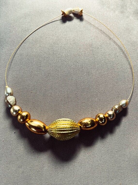 Grain - Floating Pearl and Gold necklace - image 3