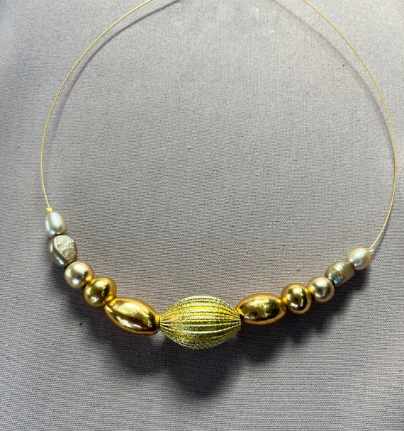 Grain - Floating Pearl and Gold necklace - image 1