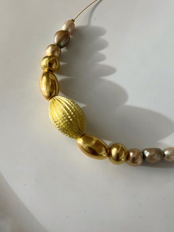 Grain - Floating Pearl and Gold necklace - image 2