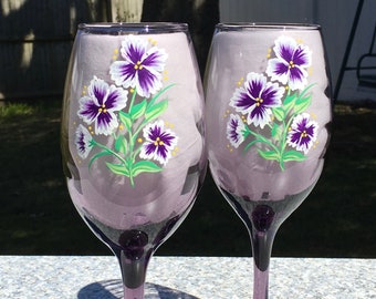 Purple Wine Glasses With Hand Painted Flowers and Wine Glass Charms Set of 2, Purple Lover Gift, Birthday Gift, Bridal Shower Gift