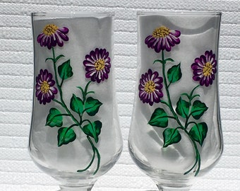 Wine Glasses With Hand Painted Purple Flowers and Wine Glass Charms Set of 2,  Mothers Day Gifts, Birthday, Anniversary, Gifts For Her