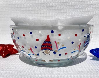 Dulcera patriótica pintada a mano con gnomos rojos, blancos y azules, 15 cm x 7,5 cm, Día de la Independencia, Verano