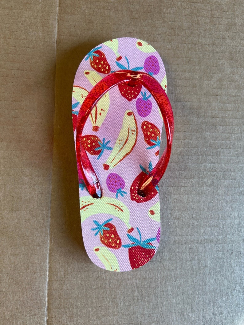 Flip flop Flyswatter Fly Swatter-personalized birthday gift-beach house gift-personalized Mother's Day gift-Spring decor-Summer patio decor strawberry banana