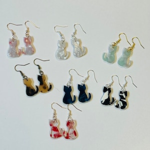 Kitty cat dangle earrings-cat jewelry-cat lover gift-Cat decor-dainty cat jewelry-Birthday gift for cat person-Regalo para gatos