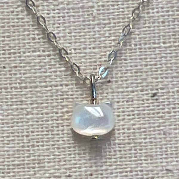925 Sterling Silver cat necklace-Minimalist silver necklace-tiny cat pendent-Mother of Pearl necklace-Cat jewelry-Cat lover gift-pet loss
