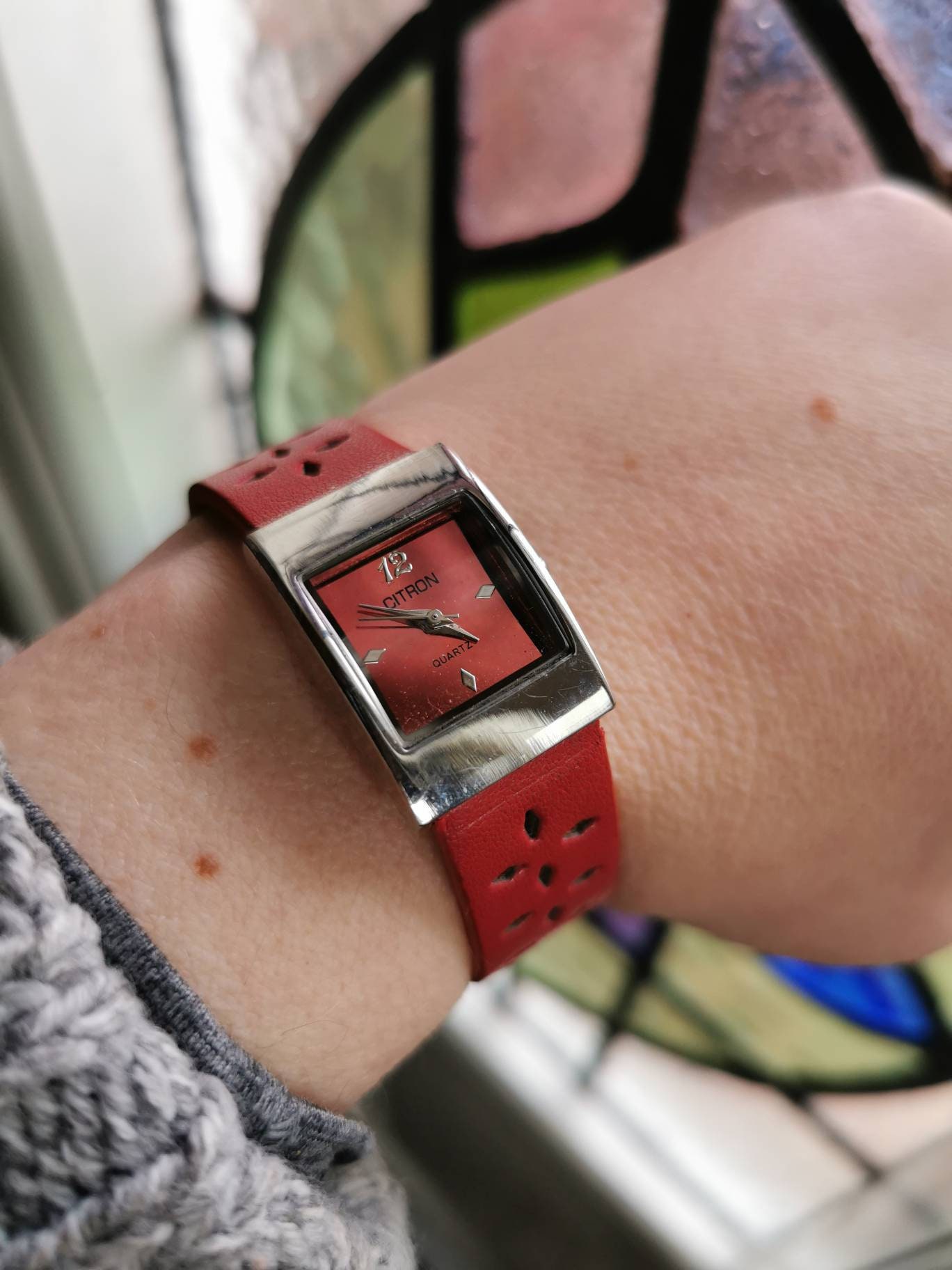 Ladies watch red colour Outlet