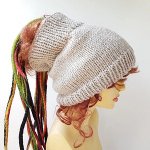 beige Strickmütze mit offenem Rücken | Kopftuch für lange Haare und Dreadlocks | Winter Schlauchmütze / breites Strickstirnband