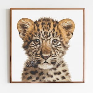 Junger Leopard Kreuzstich Muster Nähen Stickerei DMC Wildtiere Afrika Tier Safari Dschungel Kinderzimmer Kunst Kunstwerk Scandi Minimal Löwe Tiger