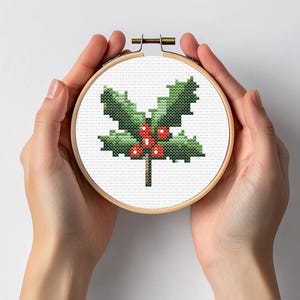 Stechpalme Mini. Weihnachten Botanische Kreuzstich Nähen Moderne Stickmuster Sofort DMC Download Blumenstrauß Anfänger