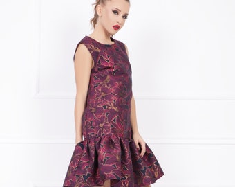 Red Event Dress - Mini Loose Luxury Dark Red Evening Burgundy Sleeveless Trapeze Dress with a jewel neckline