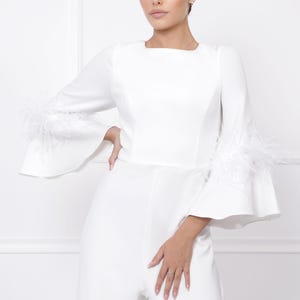 Weißer Overall mit weitem Bein und Feder Ärmeln | Eleganter Langarm-Strampler Braut Jumpsuit | Benutzerdefinierte Größe verfügbar