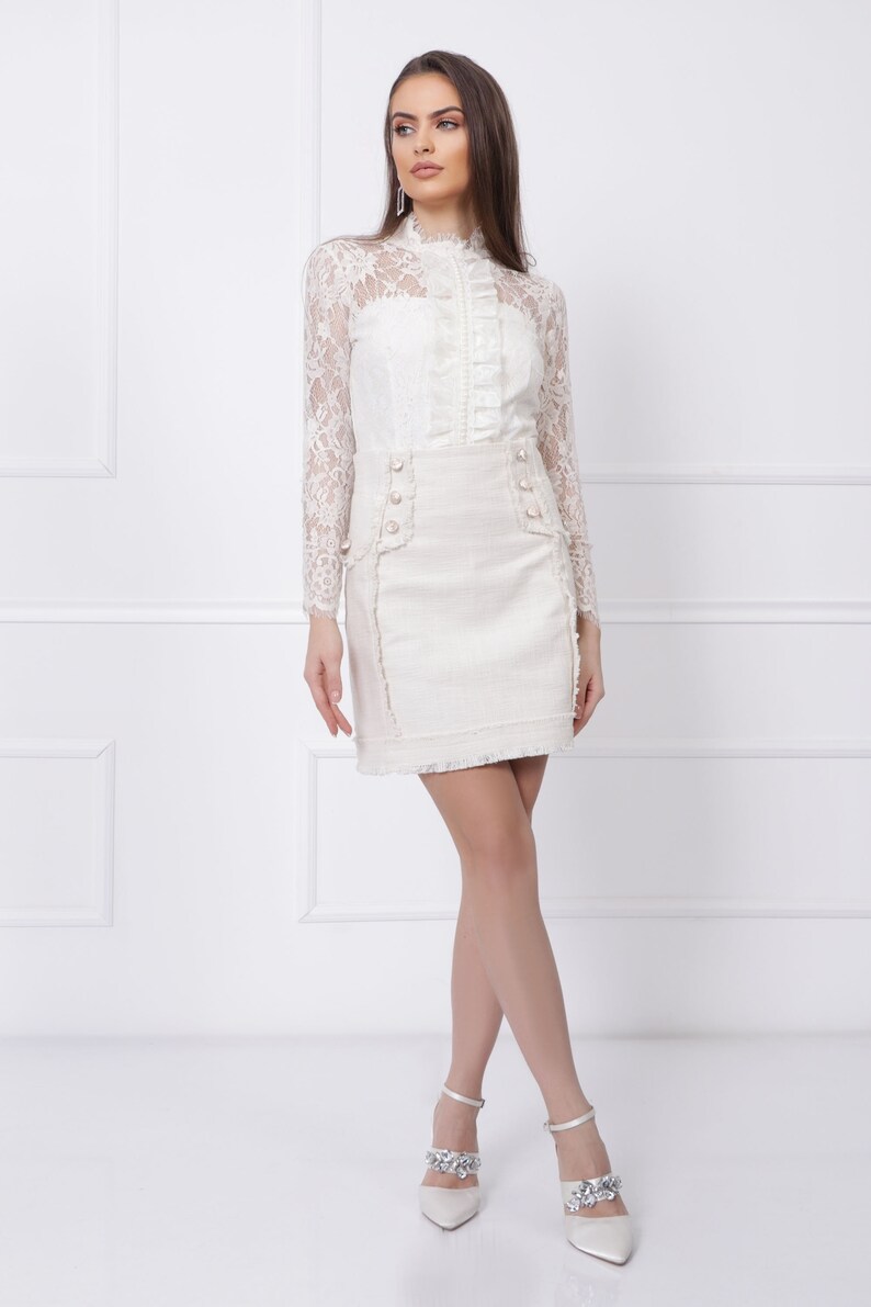 White mini boucle skirt for special occasions / Elegant above-the-knee skirt image 3