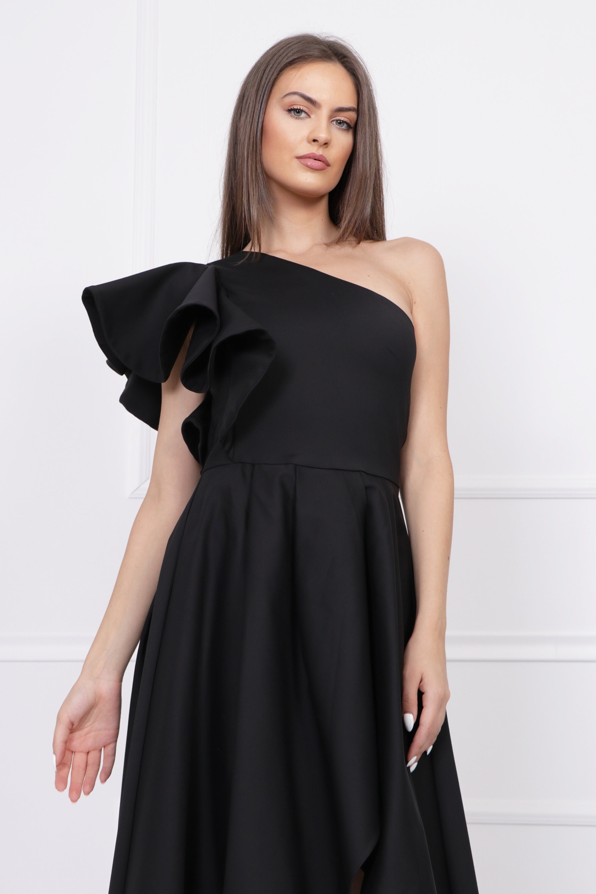 Black One-Shoulder Maxi Dress: Asymmetrical Ruffle Sleeve Prom Gown