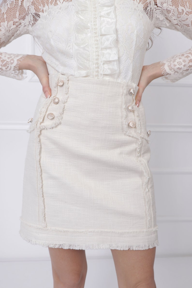 White mini boucle skirt for special occasions / Elegant above-the-knee skirt image 4