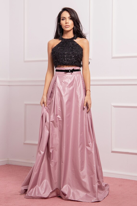 Resultado de imagen de faldas largas elegantes para dama  Evening dresses,  Satin evening dresses, Taffeta evening dresses