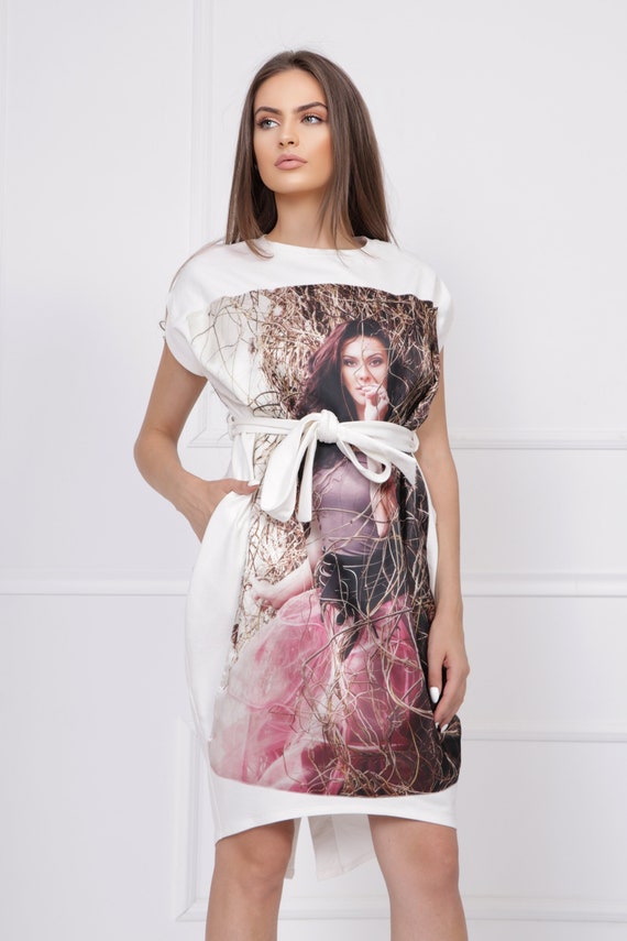 Portrait Print T-Shirt Dress: White Casual Art Clothing
