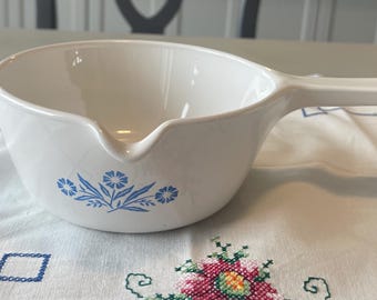 Retro jaren 70 Corningware blauwe korenbloempan met schenktuit